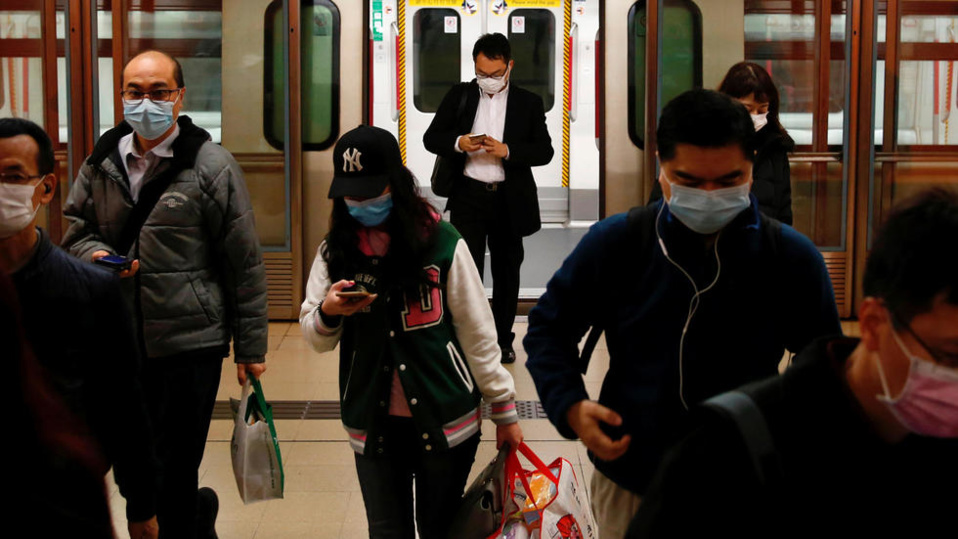 Des experts de l'OMS en route pour la Chine où le coronavirus a fait plus de 900 morts Des experts de l'OMS en route pour la Chine où le coronavirus a fait plus de 900 morts