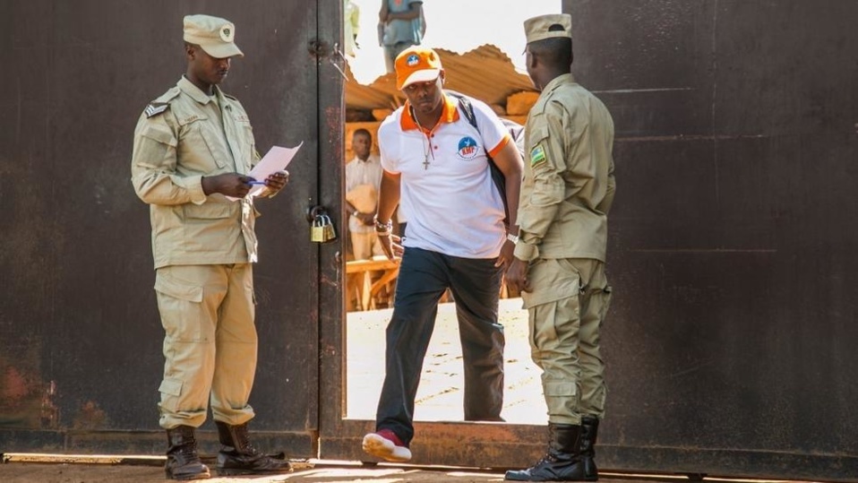 Émotion et interrogations au Rwanda après le décès du chanteur Kizito Mihigo Émotion et interrogations au Rwanda après le décès du chanteur Kizito Mihigo