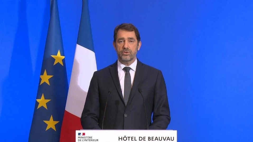 Coronavirus: 100 000 policiers et gendarmes mobilisés pour le confinement en France Coronavirus: 100 000 policiers et gendarmes mobilisés pour le confinement en France