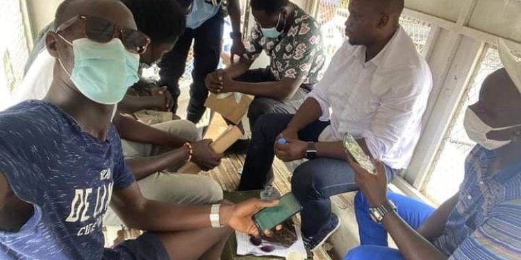 ALIOU SANÉ, KILIFEU ET CINQ MEMBRES DE "Y-EN-A-MARRE" ARRÊTÉS