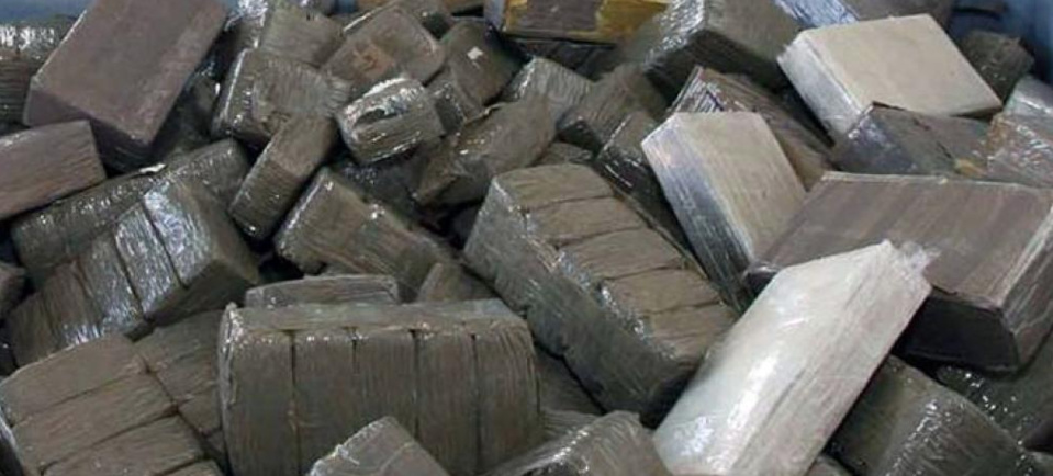 Détention et trafic de drogue à Ziguinchor : Moussa Sy et Aissatou Diallo tombent avec 7 tablettes de Haschich à l’entrée Détention et trafic de drogue à Ziguinchor : Moussa Sy et Aissatou Diallo tombent avec 7 tablettes de Haschich à l’entrée