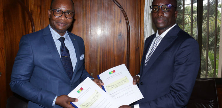 Dakar Dem Dikk: Maître Moussa Diop a passé le témoin à son successeur