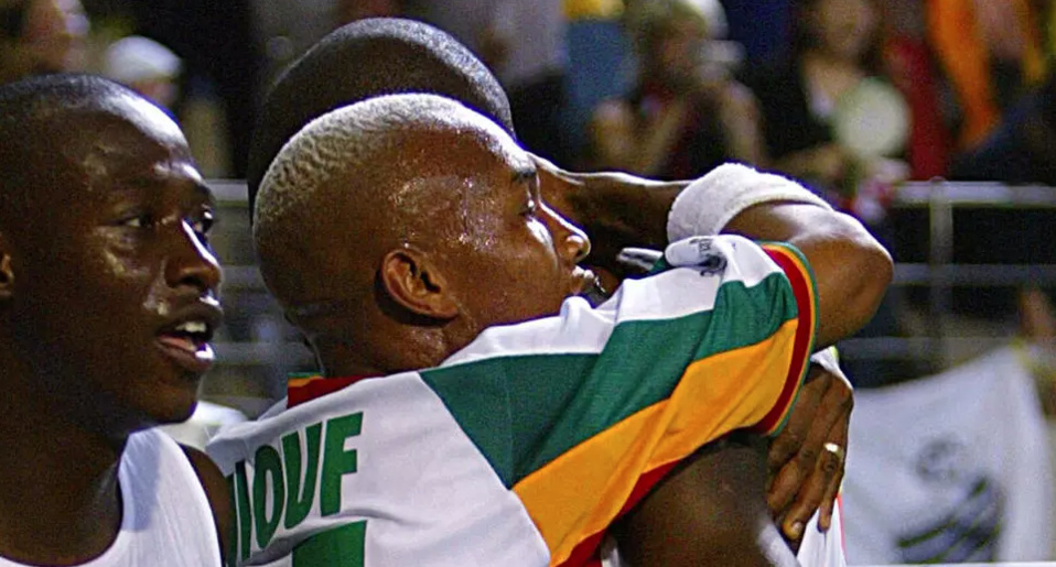 El Hadji Diouf «très touché» par le décès de son «frère» Papa Bouba Diop El Hadji Diouf «très touché» par le décès de son «frère» Papa Bouba Diop