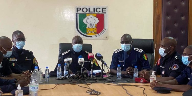 Les départs à la retraite à la police sont gelés par le Président Macky Sall.