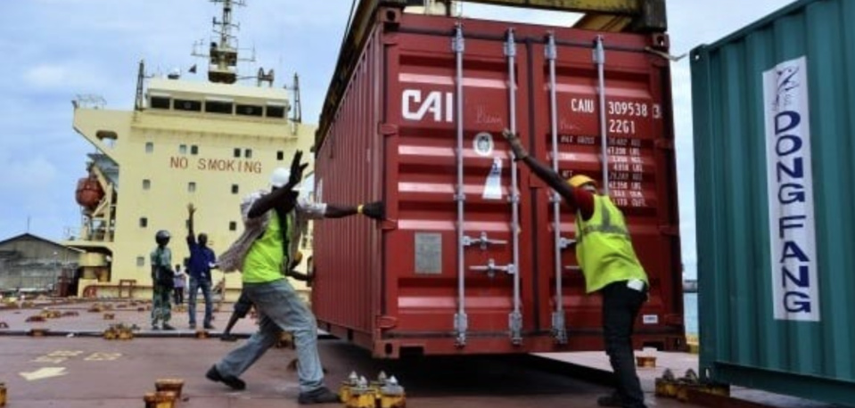 Port de Dakar: La grève illimitée des ouvriers paralyse les activités Port de Dakar: La grève illimitée des ouvriers paralyse les activités
