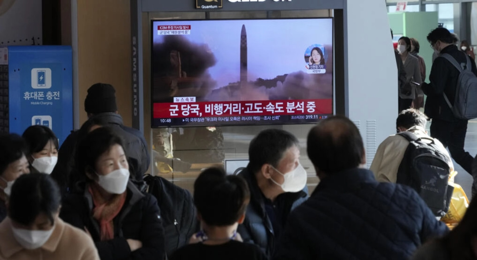 La Corée du Nord lance un missile balistique intercontinental La Corée du Nord lance un missile balistique intercontinental