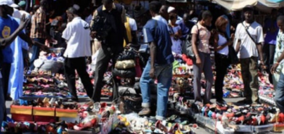 Déguerpissement au Centre commercial de Petersen: Les commerçants fustigent l'attitude du préfet de Dakar Déguerpissement au Centre commercial de Petersen: Les commerçants fustigent l'attitude du préfet de Dakar