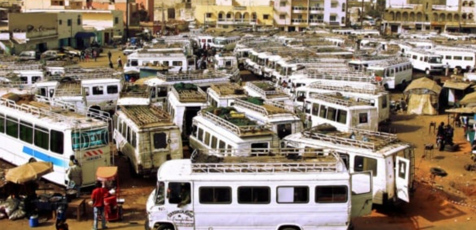 Les transporteurs décrètent une grève illimitée à partir de… Les transporteurs décrètent une grève illimitée à partir de…