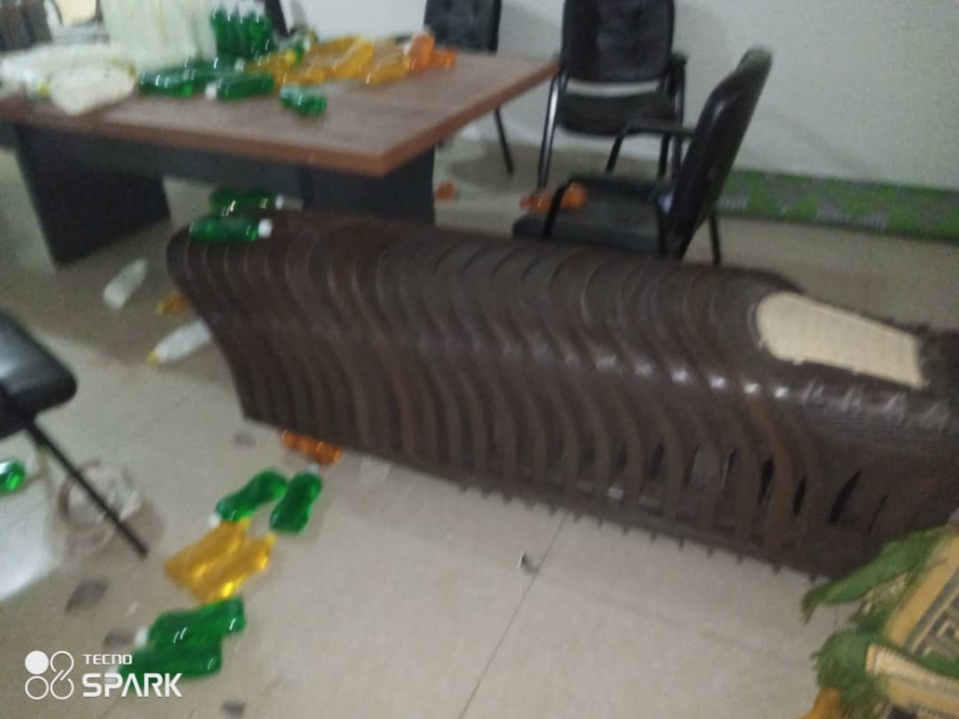 AFFRONTEMENTS À ZIGUINCHOR : LE SIÈGE DE AMINATA ASSOME DIATTA VANDALISÉS AFFRONTEMENTS À ZIGUINCHOR : LE SIÈGE DE AMINATA ASSOME DIATTA VANDALISÉS