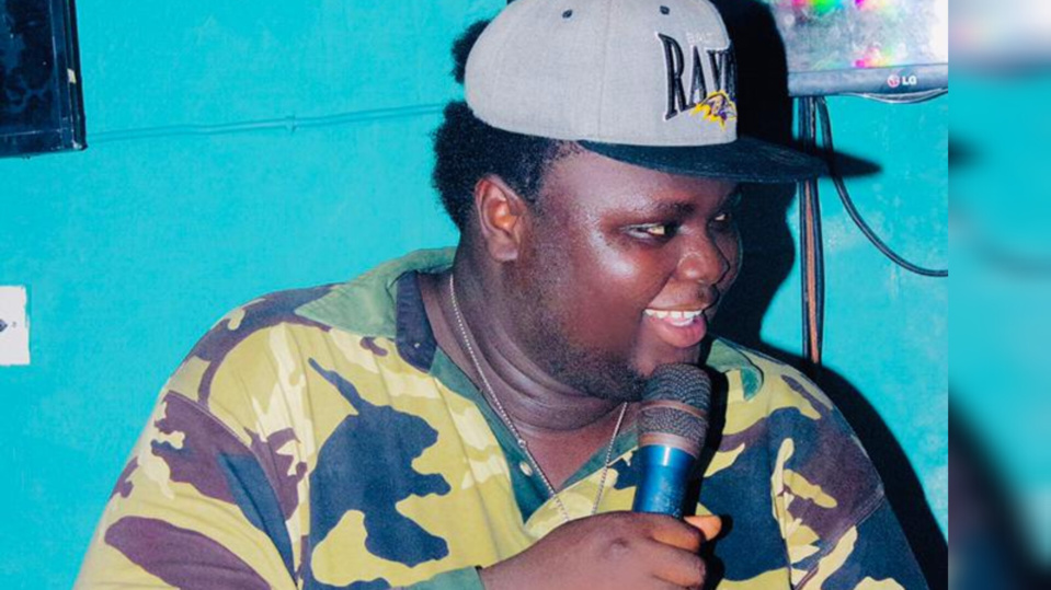 DJ kerozon : La Voix Enflammée qui Illumine les Nightclubs de Ziguinchor, Entouré de Talent DJ kerozon : La Voix Enflammée qui Illumine les Nightclubs de Ziguinchor, Entouré de Talent