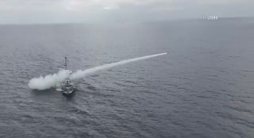 LA MARINE NATIONALE SÉNÉGALAISE ENTRE DANS L’HISTOIRE AVEC UN TIR RÉUSSI DE MISSILE ANTINAVIRE