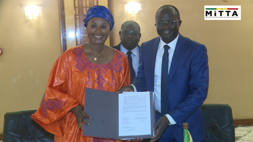 Renforcement des Liens entre le Sénégal et le Mali : Un Accord Historique pour un Corridor Commercial Efficace signé Renforcement des Liens entre le Sénégal et le Mali : Un Accord Historique pour un Corridor Commercial Efficace signé