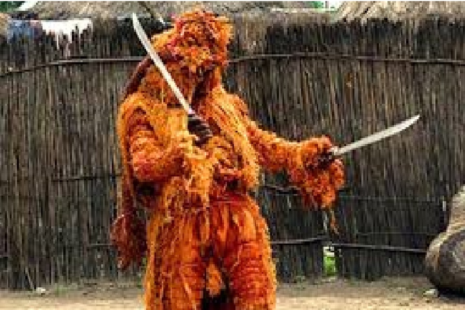 Bignona : Le G7 décrète 48h de grève totale après l’agression d’un enseignant par un « Fambondi » Bignona : Le G7 décrète 48h de grève totale après l’agression d’un enseignant par un « Fambondi »