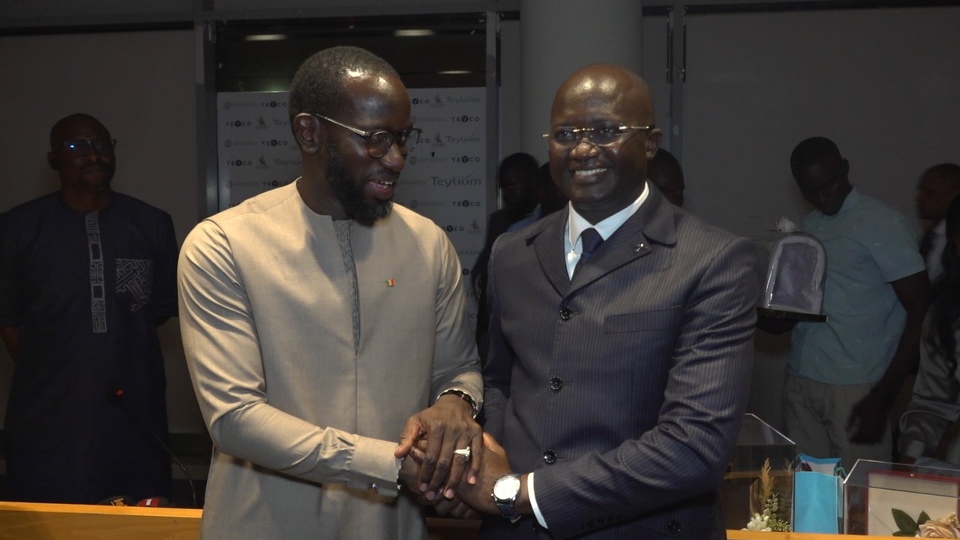Passation de service aux Transports terrestres et aériens : Abdoul Ahad Ndiaye s’installe, Yankoba Diémé passe le flambeau avec les honneurs Passation de service aux Transports terrestres et aériens : Abdoul Ahad Ndiaye s’installe, Yankoba Diémé passe le flambeau avec les honneurs