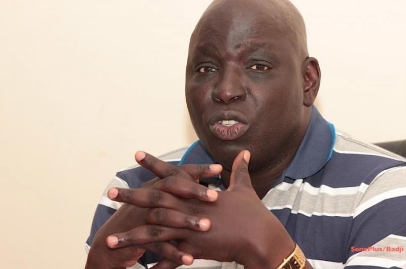 Madiambal Diagne: « le visa d’entrée au Sénégal, la nouvelle course folle ».