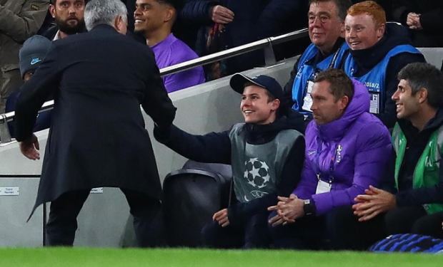 Victoire de Tottenham sur l’Olympiakos : Mourinho remercie le ramasseur de balle « il a fait une passe décisive importante »