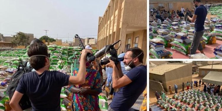 Arrêt sur image : France Télévision filme la distribution des kits alimentaires à Cambéréne