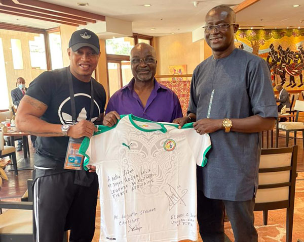 Présidence de la CAF : Roger Milla soutient la candidature de Me Augustin Senghor