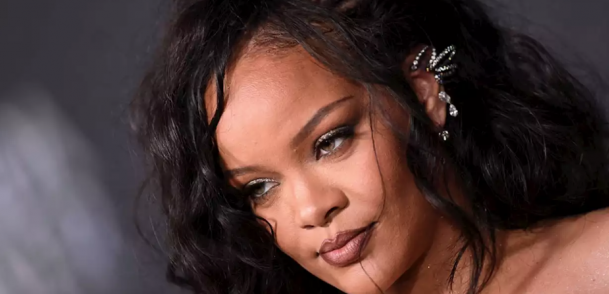 USA : Un homme s’infiltre chez Rihanna pour lui demander sa main