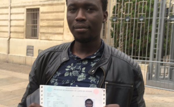 Menacé d'expulsion du territoire français, l'enseignant sénégalais Moustapha Guèye obtient un sursis.