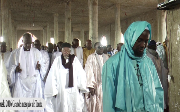 Lors d’une ressente sortie, le prêcheur Oustaz Oumar Sall, sans citer de nom, dénonçait le fait qu’on attribue les pouvoirs de Dieu à des êtres humains.
