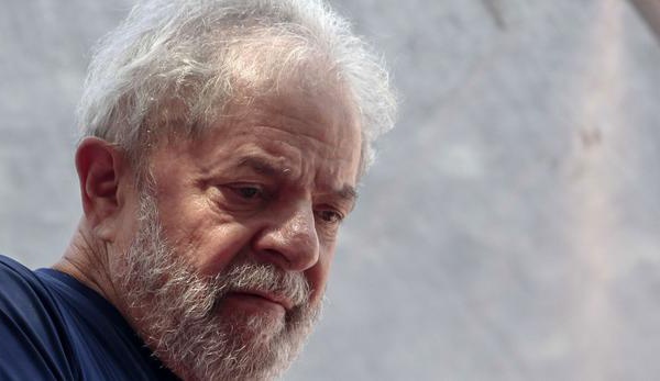 Brésil: la justice autorise la libération de Lula