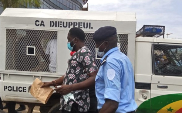 PLAINTE CONTRE LA COMMISSAIRE DE DIEUPPEUL : "Y’EN A MARRE" PASSE À L’ACTE