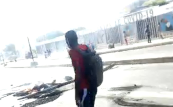 CHAUDE MATINEE À L’UCAD : UN FRONT ENTRE POLICE, ÉTUDIANTS ET ENSEIGNANTS