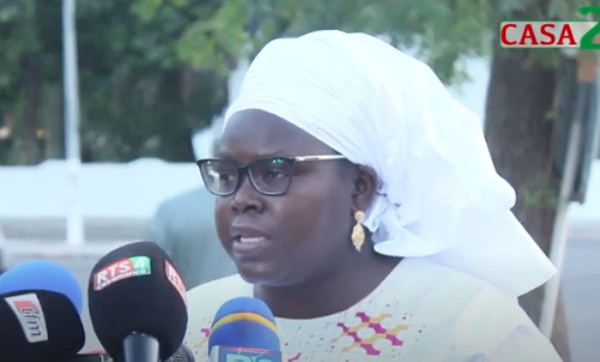 AMINATA ASSOME DIATTA MINISTRE DU COMMERCE ALLÉGE LES TRAVAUX DES FEMMES DANS LES VALLÉES