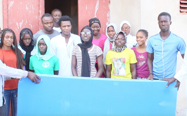 LE MAIRE DE SINDIAN OFFRE UN DON DE MATELAS AUX NOUVEAUX ETUDIANTS ORIGINAIRES DE SINDIAN