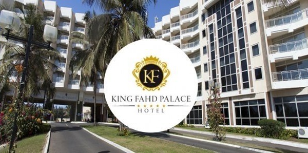 King Fahd Palace: Un gros navire vide à bas-fonds