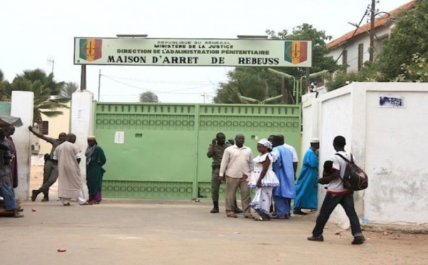 4 AVRIL : 908 DÉTENUS GRACIÉS PAR MACKY SALL