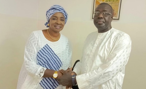 Justice : Aminata Touré soutient le collectif des "victimes du régime de Macky Sall"
