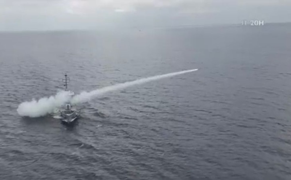 LA MARINE NATIONALE SÉNÉGALAISE ENTRE DANS L’HISTOIRE AVEC UN TIR RÉUSSI DE MISSILE ANTINAVIRE