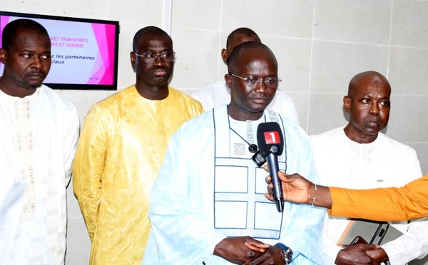 Dialogue Social Relancé : Le Ministre Yankoba Diémé S'Entretient avec l'Intersyndicale de l'Aéronautique