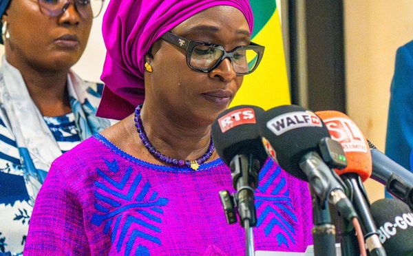 Nouvelles accusations contre Farba Ngom : la ministre de la Justice révèle la présence de deux téléphones dans sa cellule